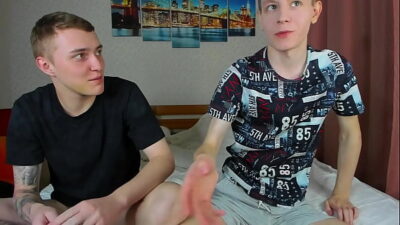 Cocky Skinny Twink Loves Worship From Pathetics